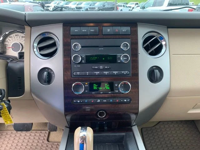 Used 2014 White Platinum Tri-Coat Metallic Ford XLT image 32