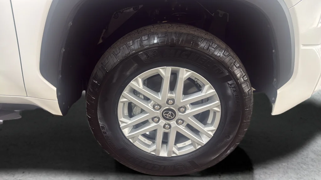 Used 2023 White Toyota SR5 image 24