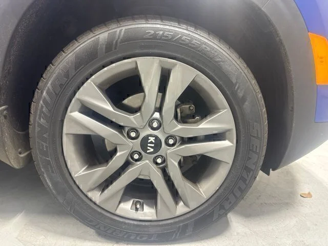 Used 2021 Blue Kia S image 4