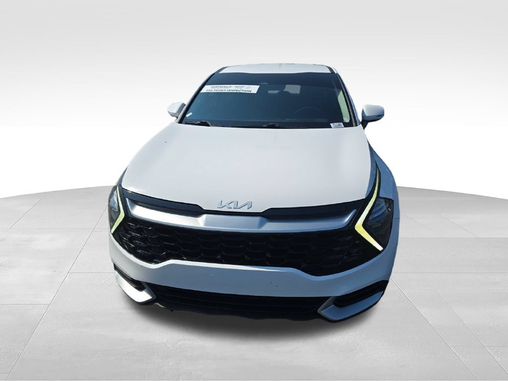 Used 2023 White Kia EX image 9