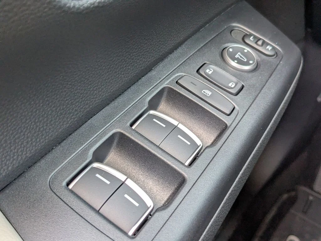 Used 2025 Gray Honda EX-L image 26