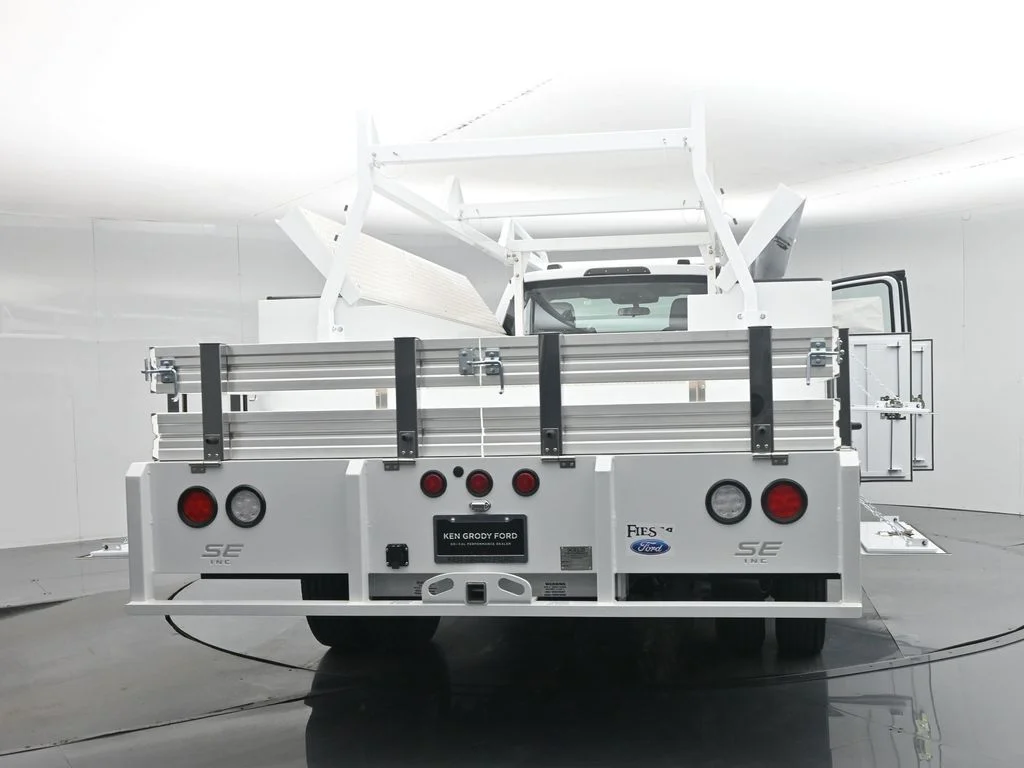 New 2025 Oxford White Ford XL image 35