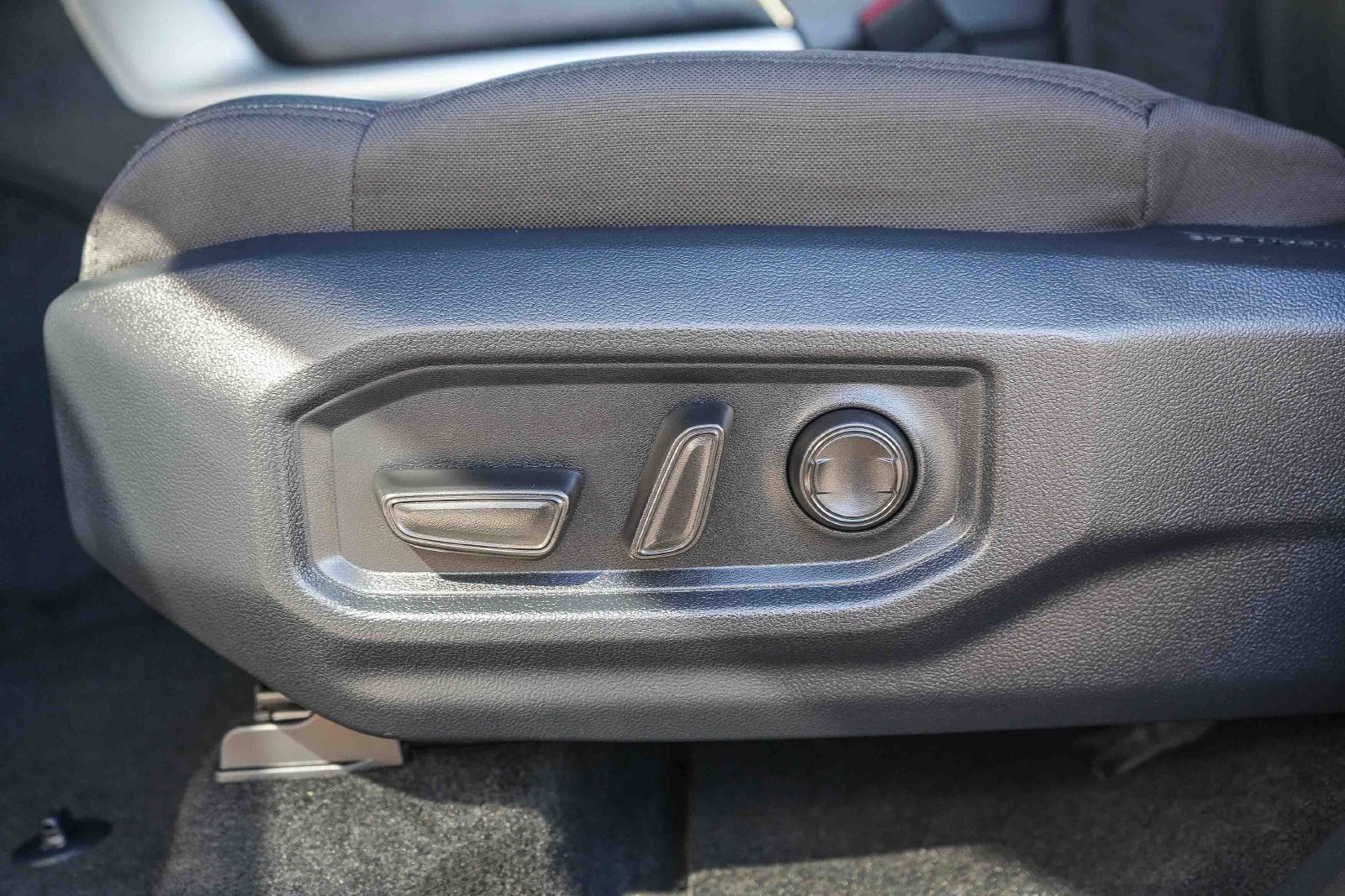New 2026 Celestial Silver Metallic Toyota  SR5 image 28