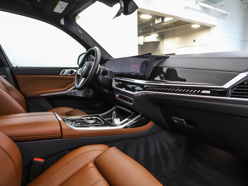 Used 2024 Blue Metallic BMW M60i image 31
