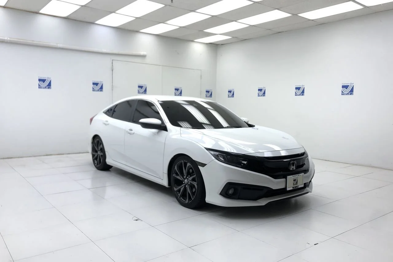 Used 2020 Platinum White Pearl Honda Sport image 2