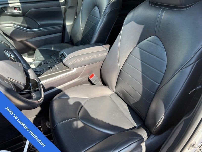 Used 2021 Celestial Silver Metallic Toyota XLE image 17
