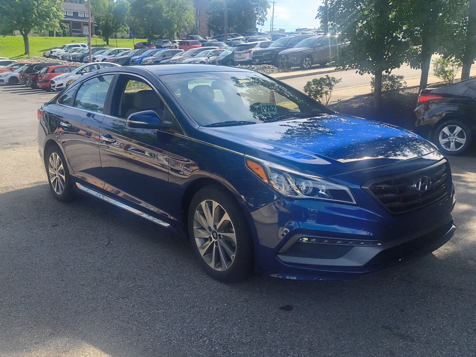 Used 2015 Lakeside Blue Hyundai 2.4L Sport image 2
