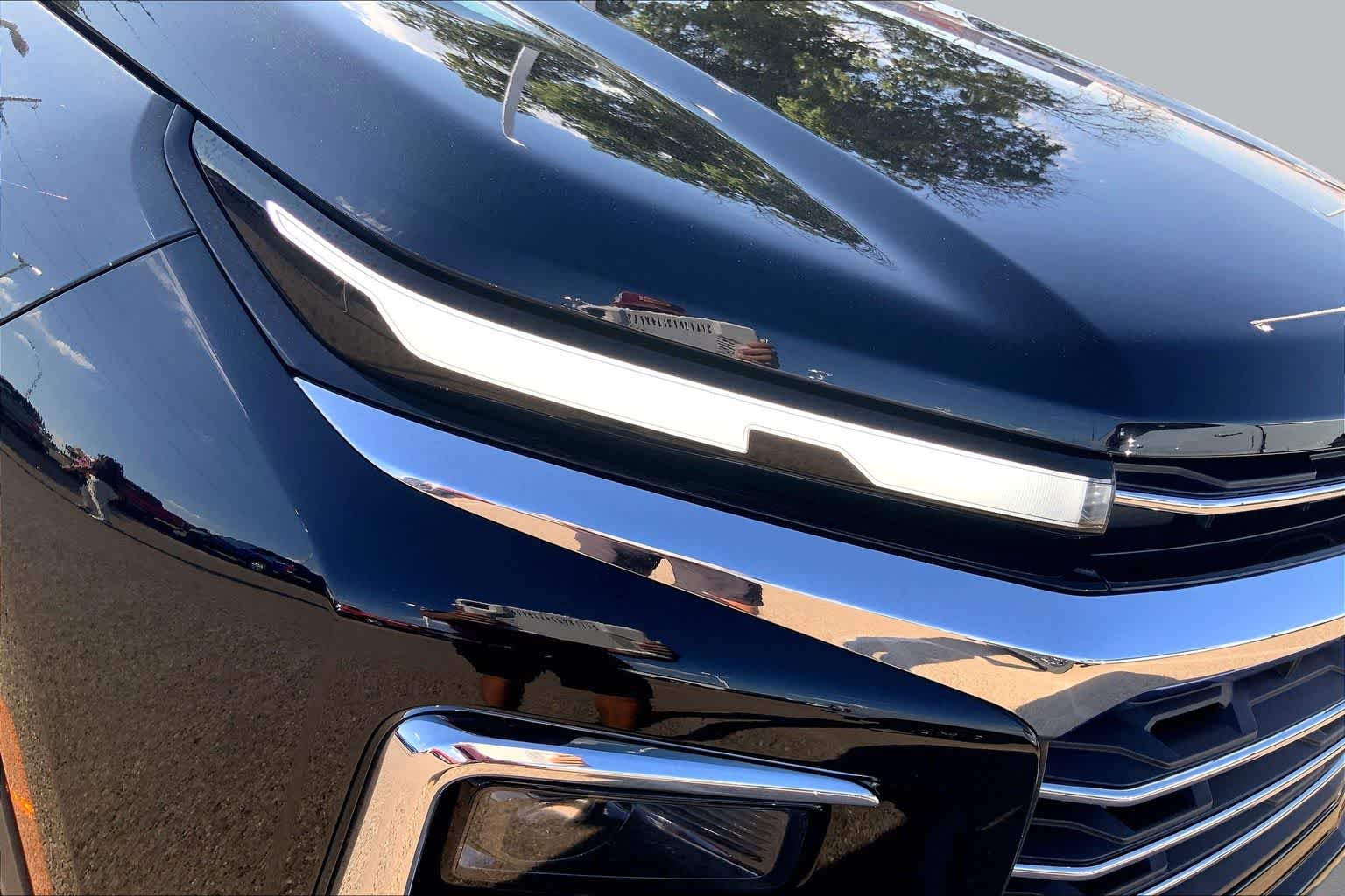 Used 2025 Mosaic Black Metallic Chevrolet FWD LT image 35