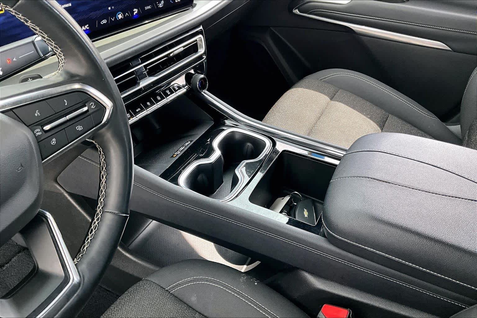 Used 2025 Sterling Gray Metallic Chevrolet FWD LT image 16