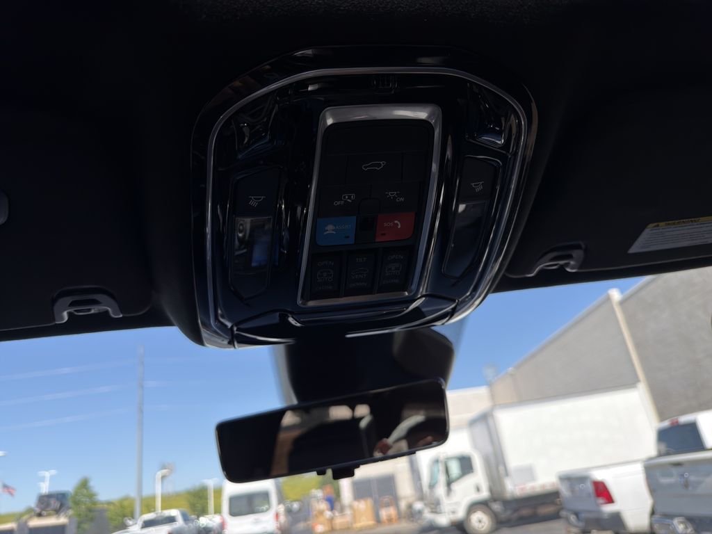 Used 2022 Silver Jeep Series III image 18