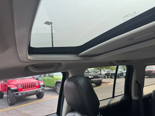 Certified Used 2016 Black Jeep Latitude image 32