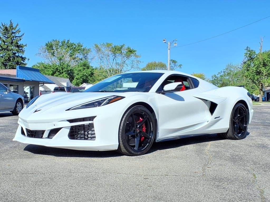 2025 Chevrolet Corvette E-Ray Coupe 2LZ's photo