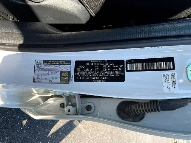 Used 2024 White Kia LXS image 19
