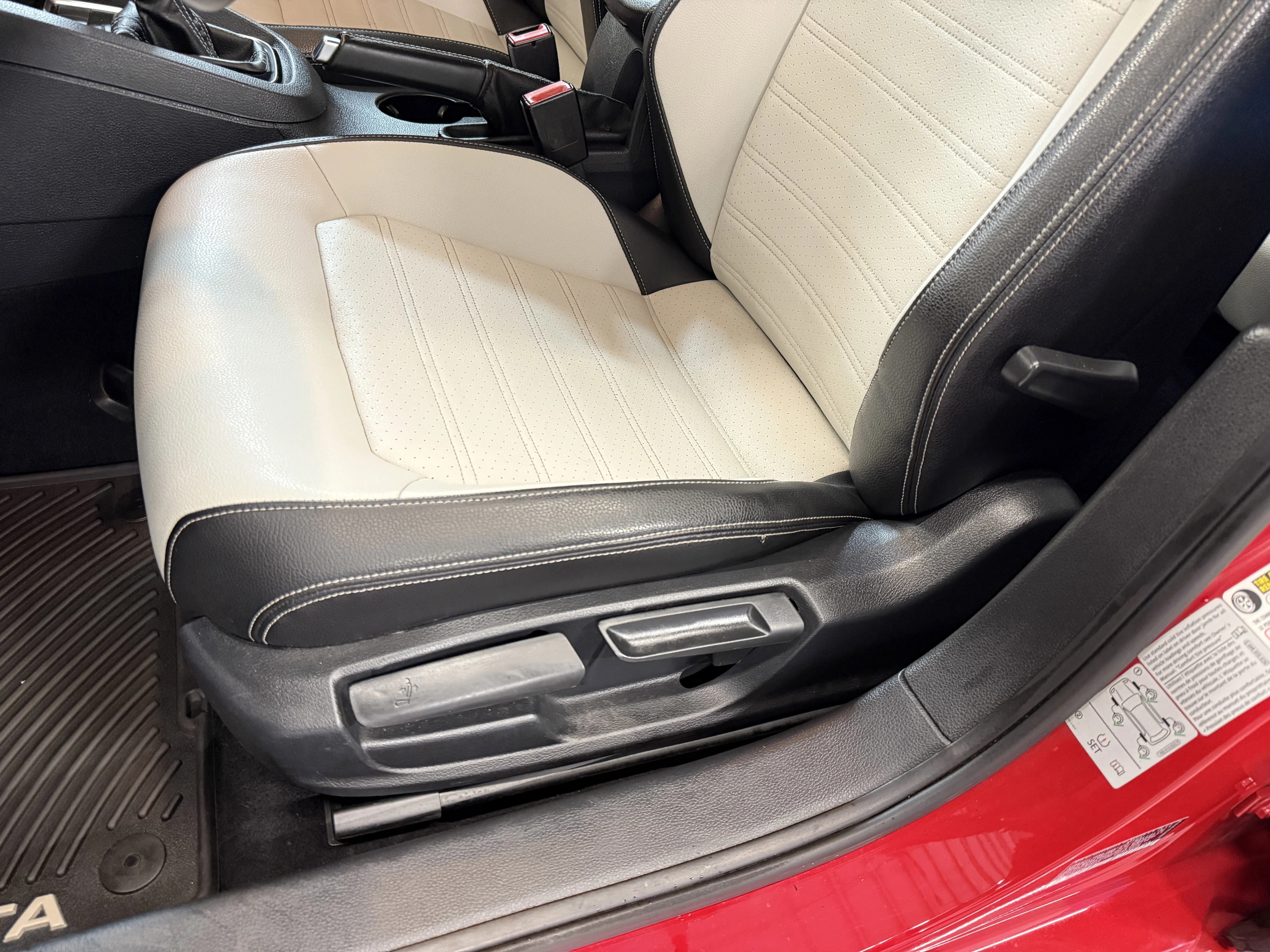 Used 2016 Tornado Red Volkswagen 1.8T Sport image 13
