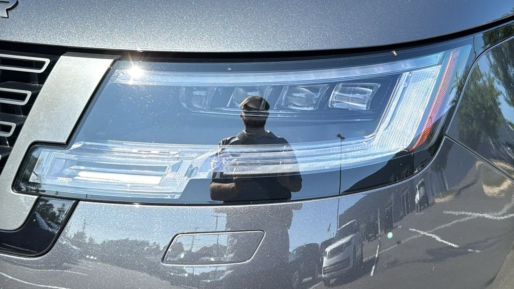 Certified Used 2025 Gray Land Rover Autobiography image 7