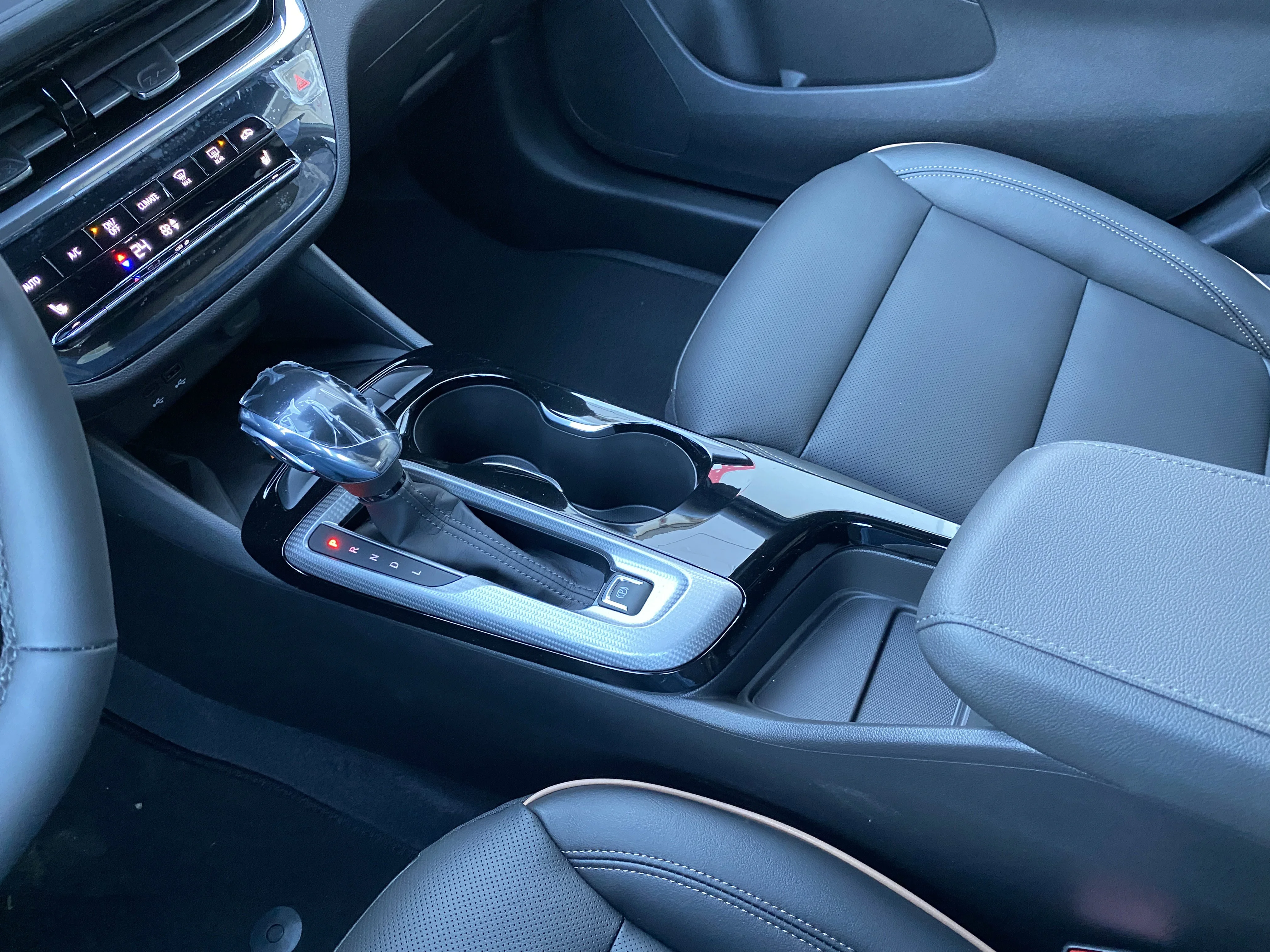 New 2026 MOONSTONE GREY METALLIC Buick Avenir image 21