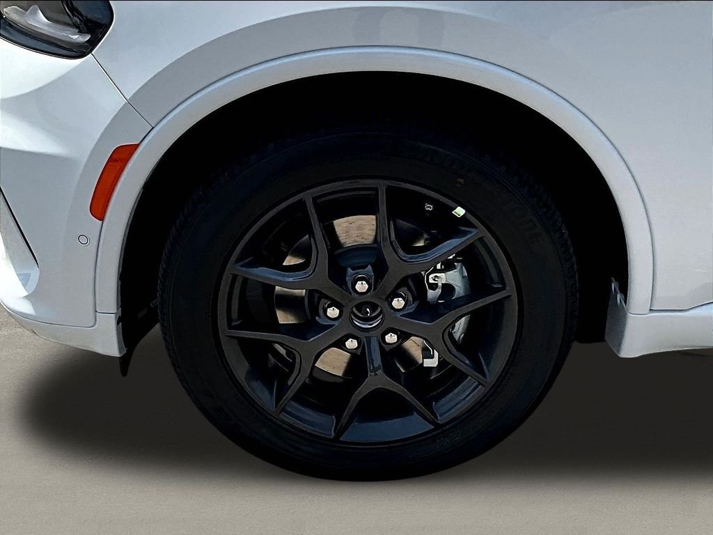 New 2026 White Knuckle Clear-Coat Exterior Paint Dodge GT Plus HEMI V8 image 13