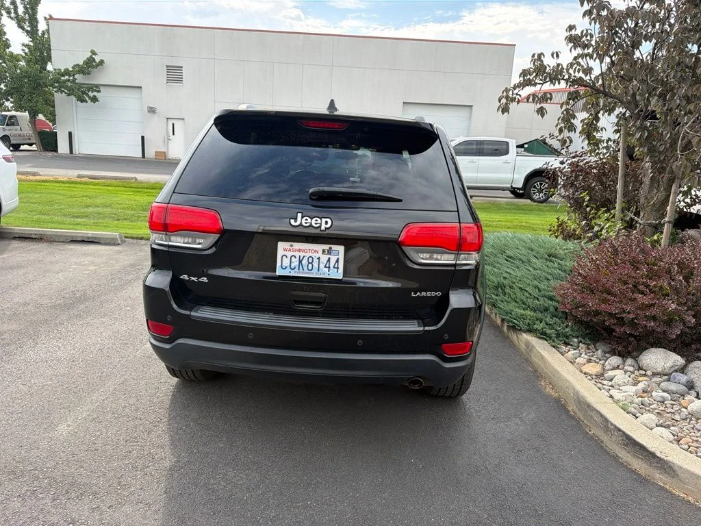 Used 2019 Black Jeep Laredo E image 4