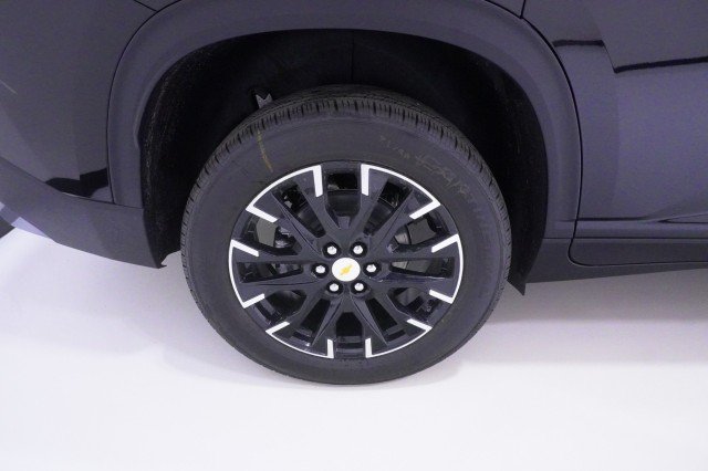 New 2026 Mosaic Black Metallic Chevrolet LT image 6