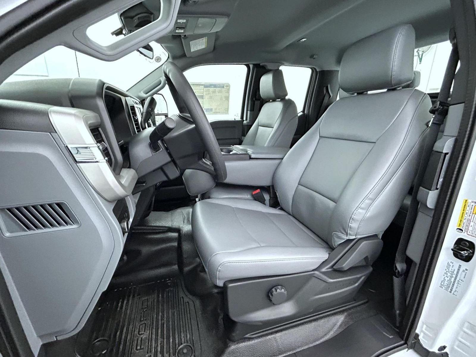 New 2026 Oxford White Ford XL image 10
