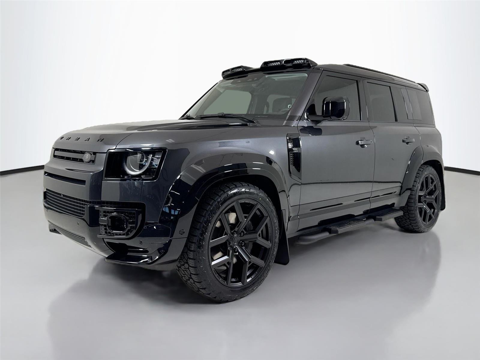 Used 2026 Carpathian Grey Premium Metallic Land Rover X-Dynamic SE | Urban Widetrack Build image 10