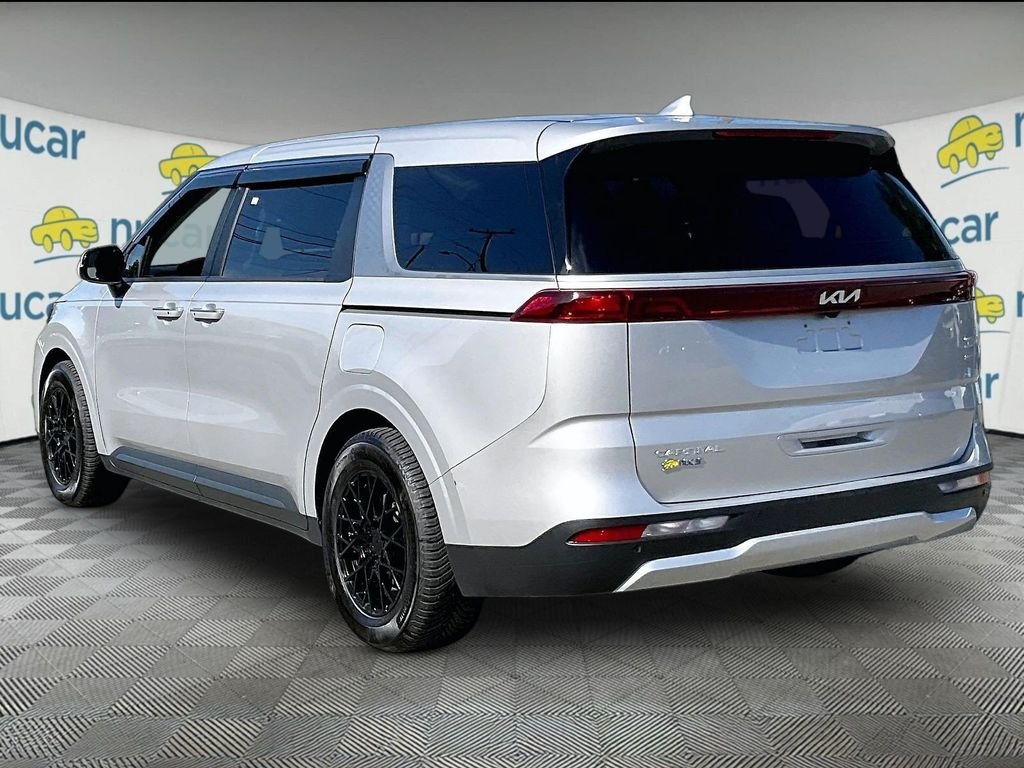 Used 2023 Silver Kia LX Seat Package image 4