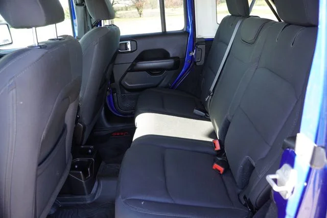 Used 2019 Blue Jeep Unlimited Sahara image 18