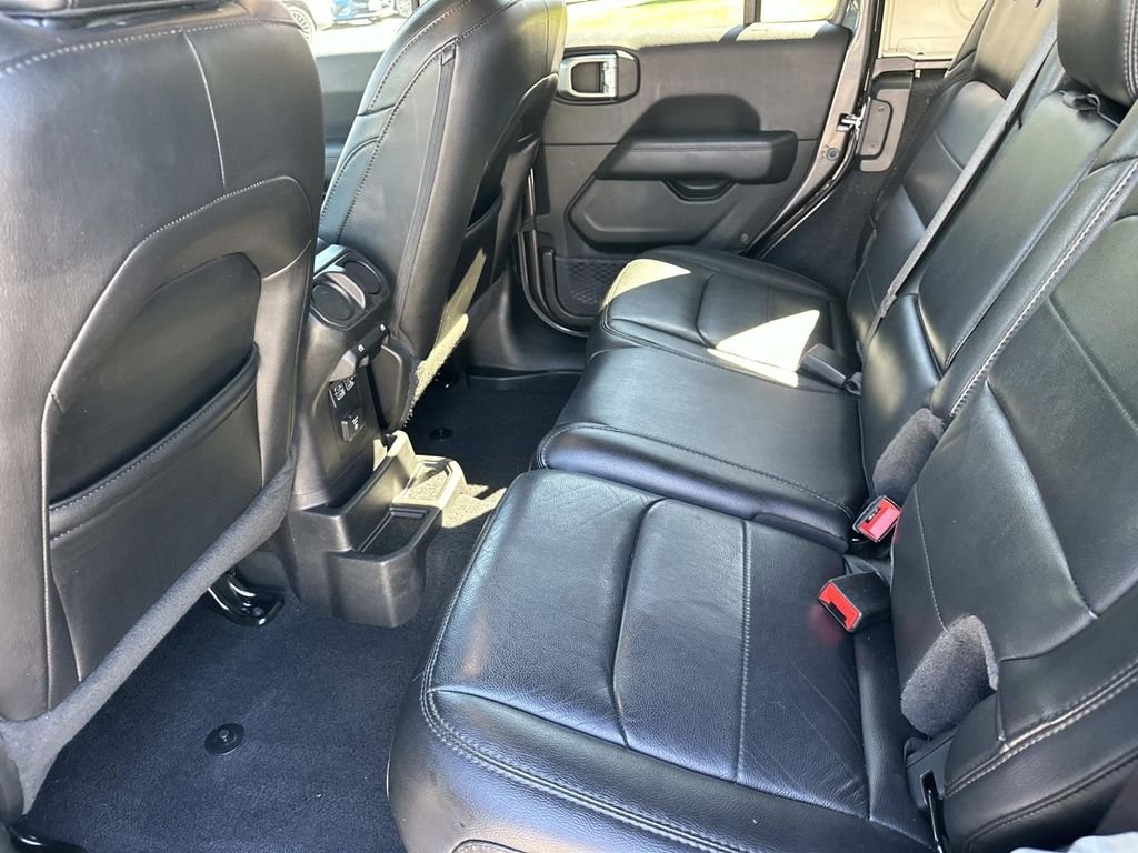 Used 2020 Crystal Metallic Jeep Unlimited Sahara Altitude image 15
