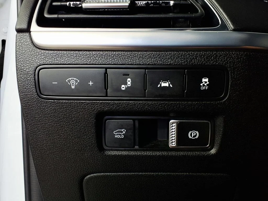 Used 2022 Hyper White Hyundai Calligraphy image 21
