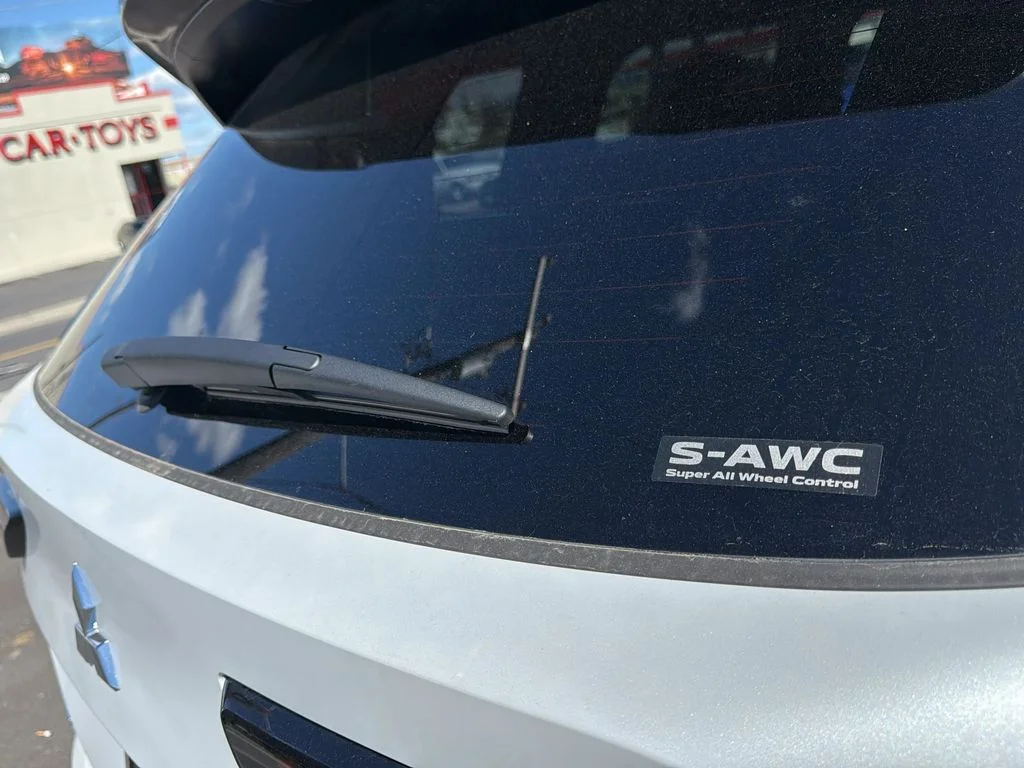 New 2026 White Diamond Mitsubishi SEL image 36