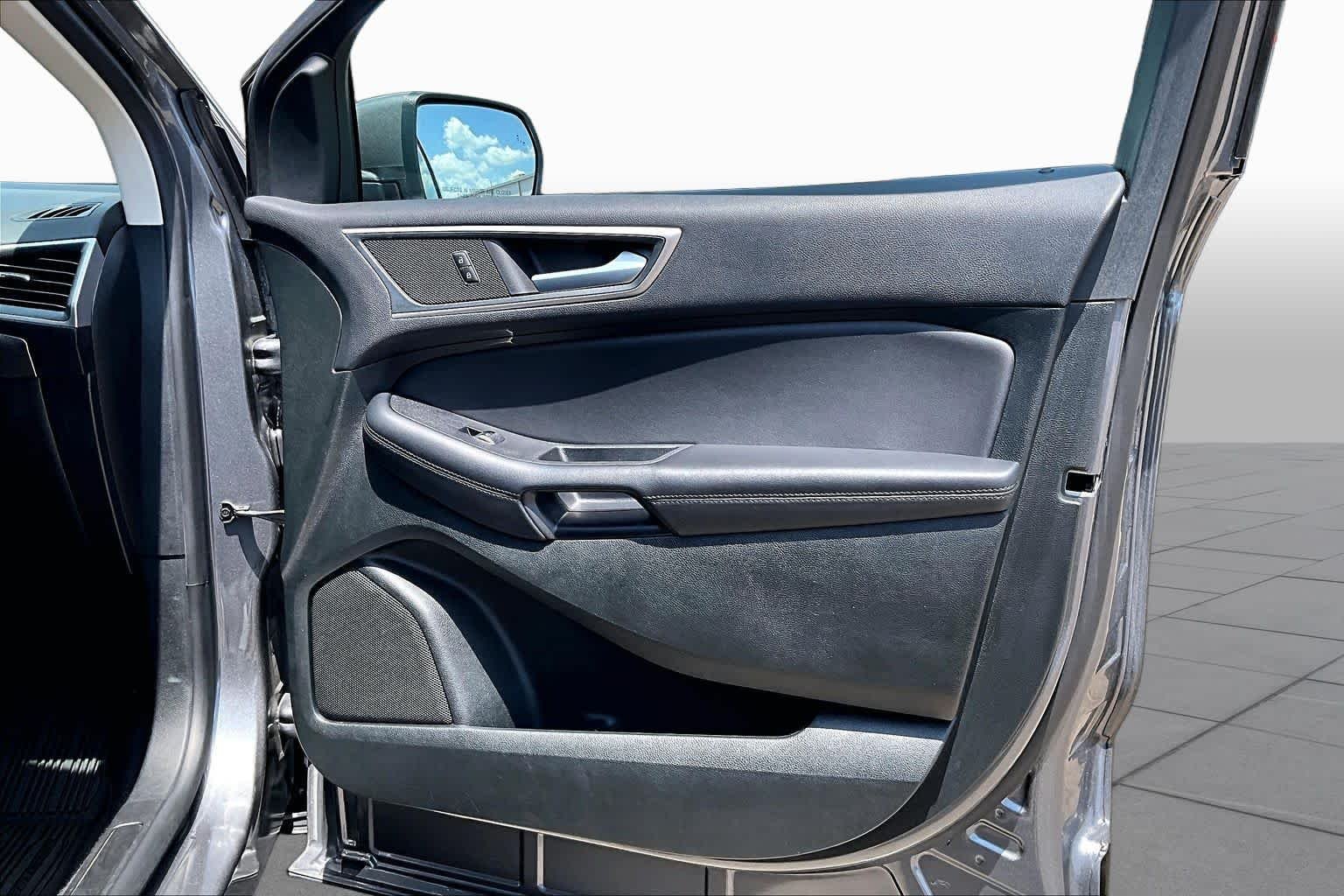 Used 2024 Carbonized Gray Ford SEL image 23