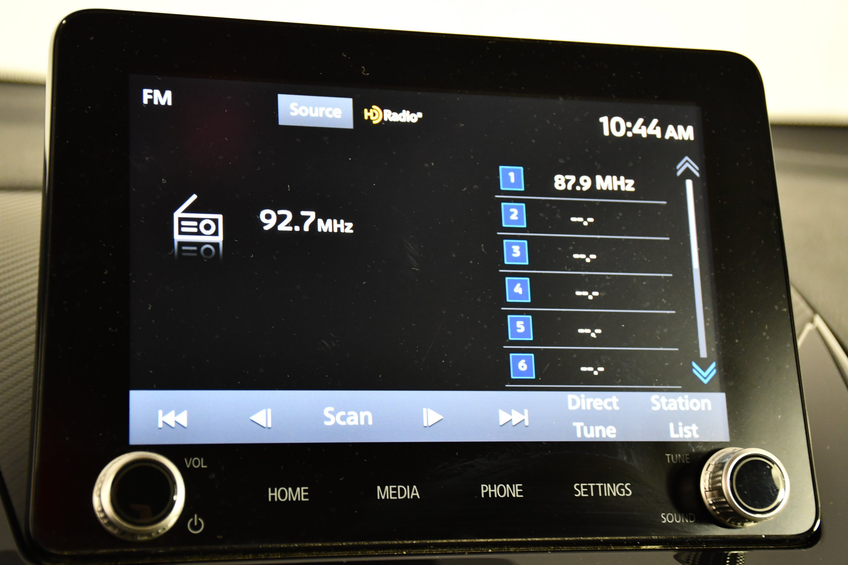Certified Used 2025 Labrador Black Pearl Mitsubishi LE image 26