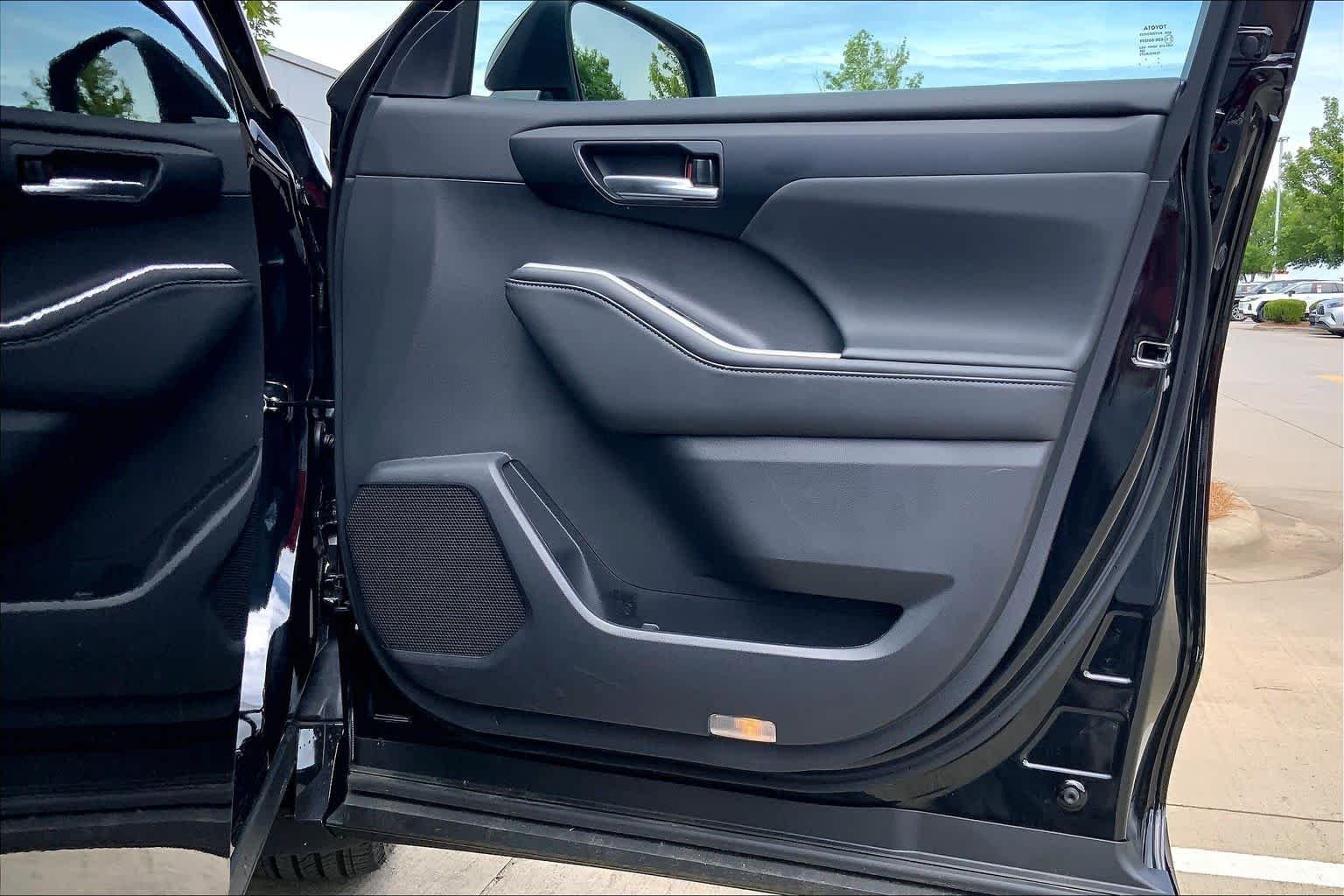 2026 Toyota Highlander XLE - Photo 23