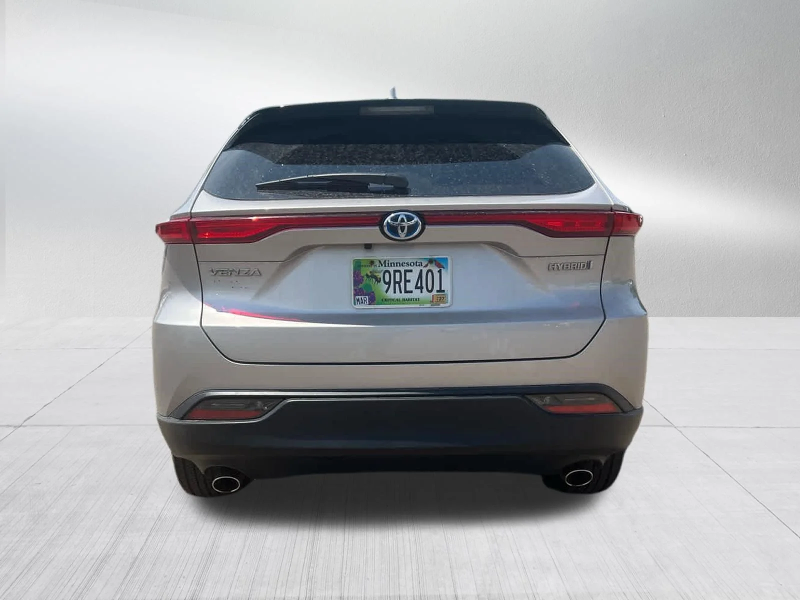 Used 2021 Titanium Glow Toyota LE image 6