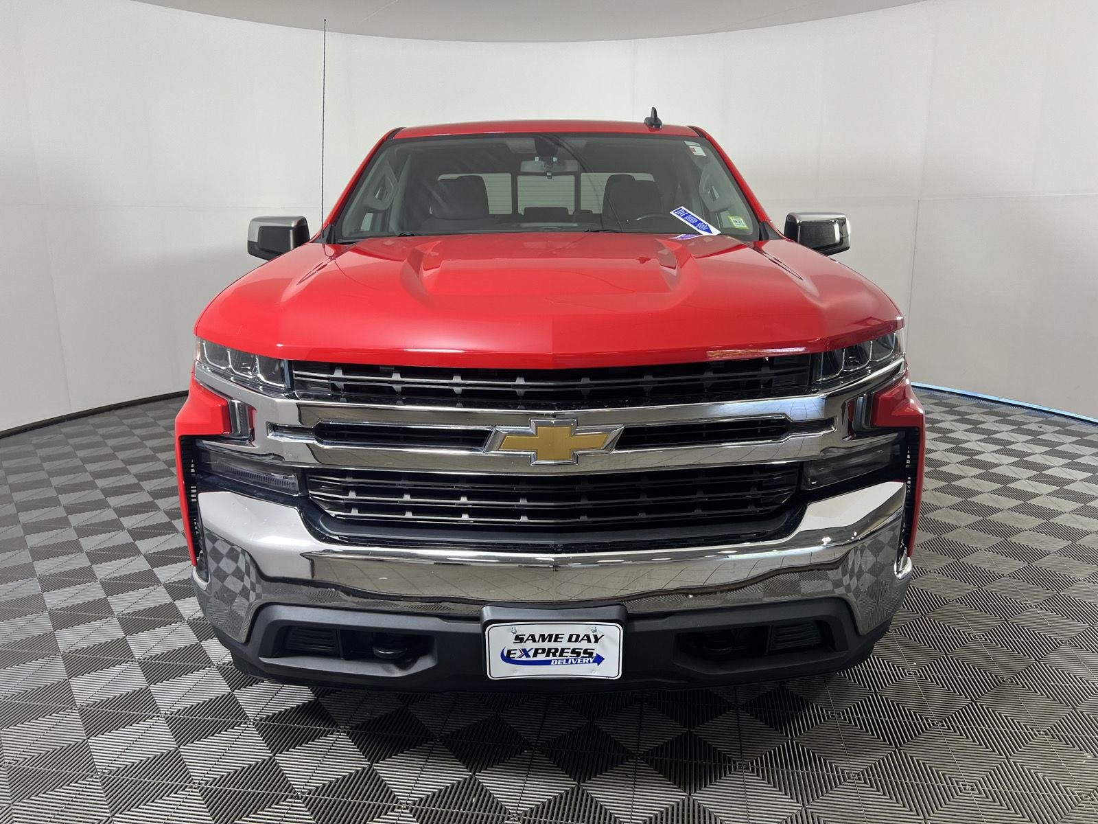 Used 2019 Red Hot Chevrolet LT image 30
