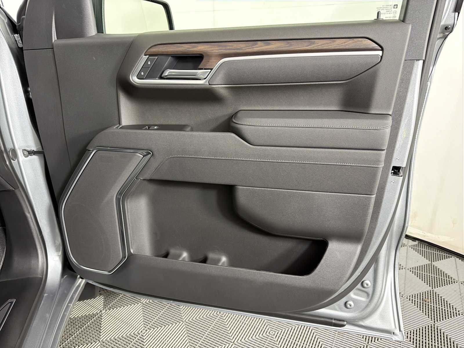 2026 GMC Sierra 1500 SLT - Photo 12