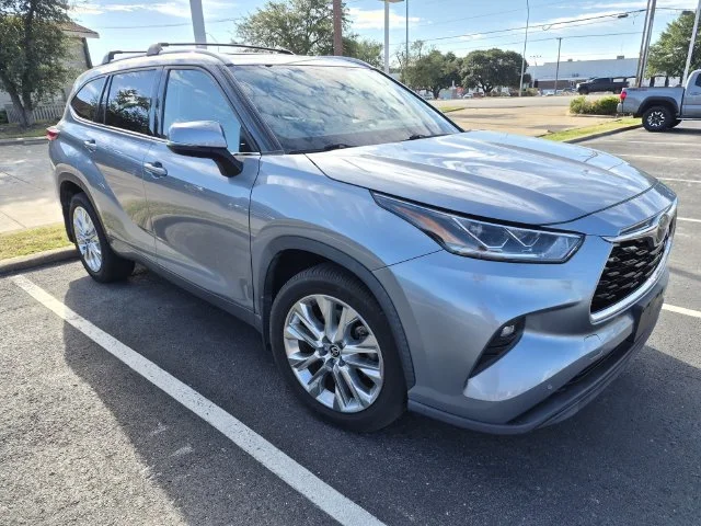 Used 2021 Moon Dust Toyota Limited image 1