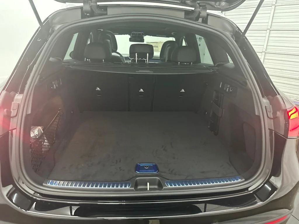 New 2026 Black Mercedes-Benz GLC 300 image 27
