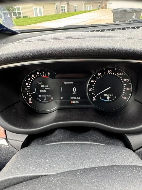 Used 2017 Silver Lincoln Reserve image 7