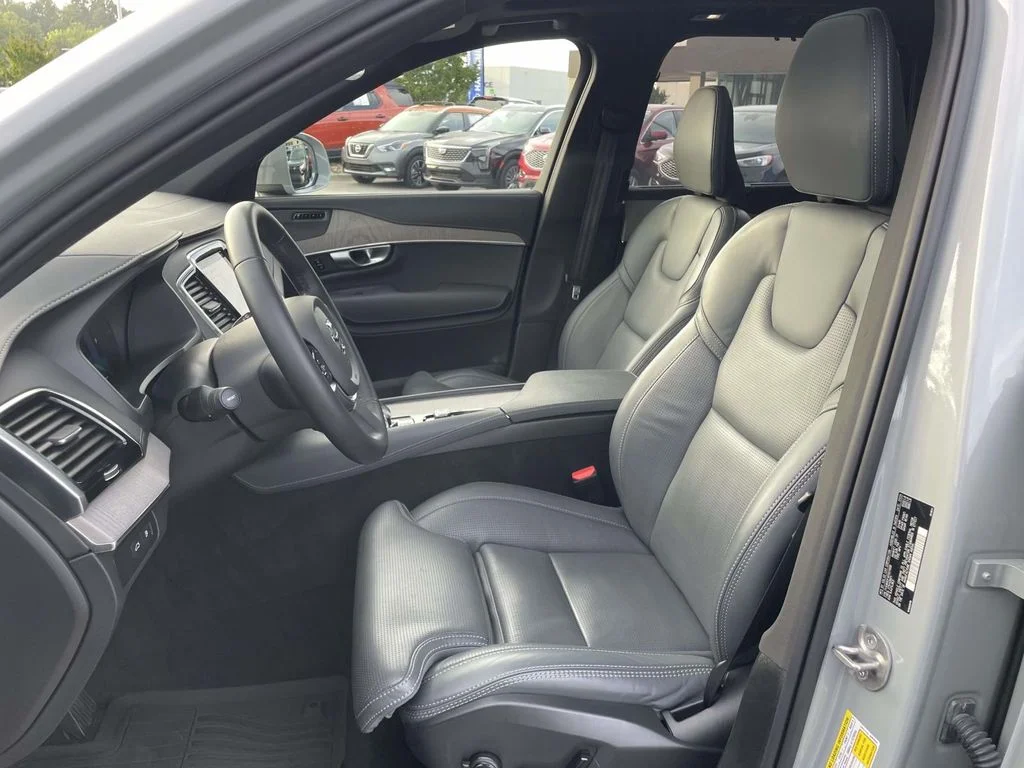 Certified Used 2024 Vapour Grey Metallic Volvo Ultimate Bright Theme image 8