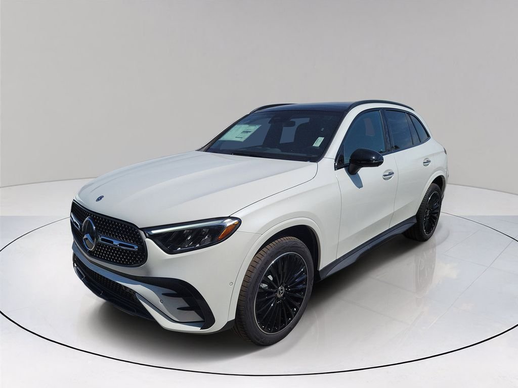 New 2027 MANUFAKTUR Moonlight White Metallic Mercedes-Benz GLC 300 image 3
