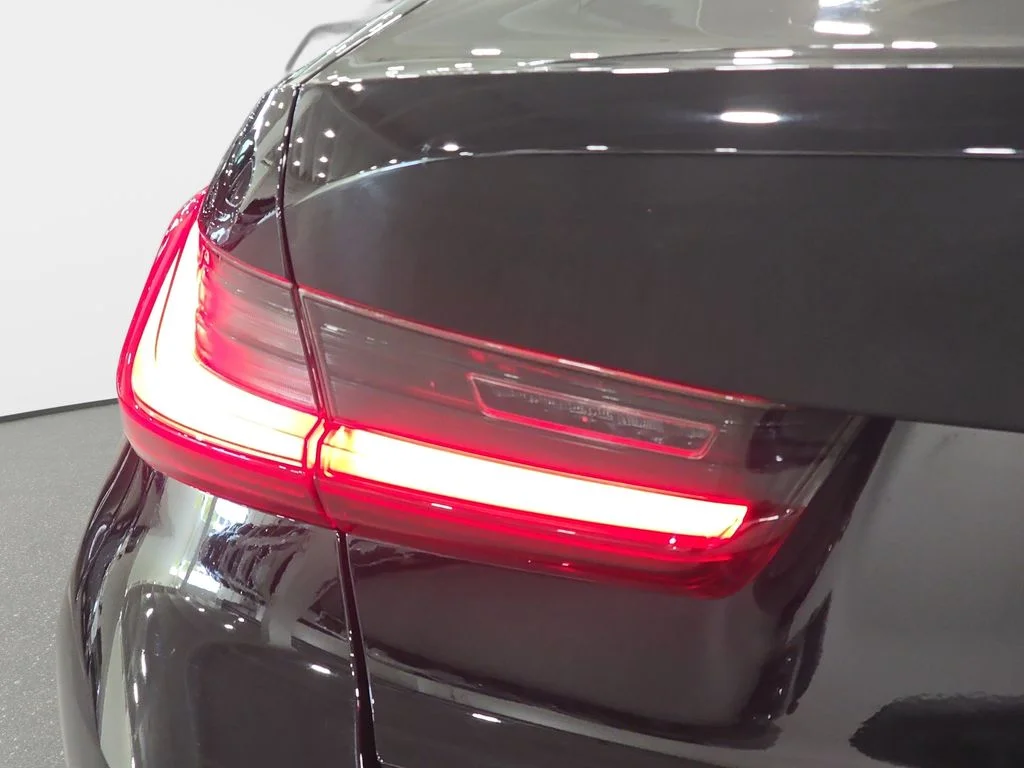 Used 2022 Jet Black BMW 330i image 27