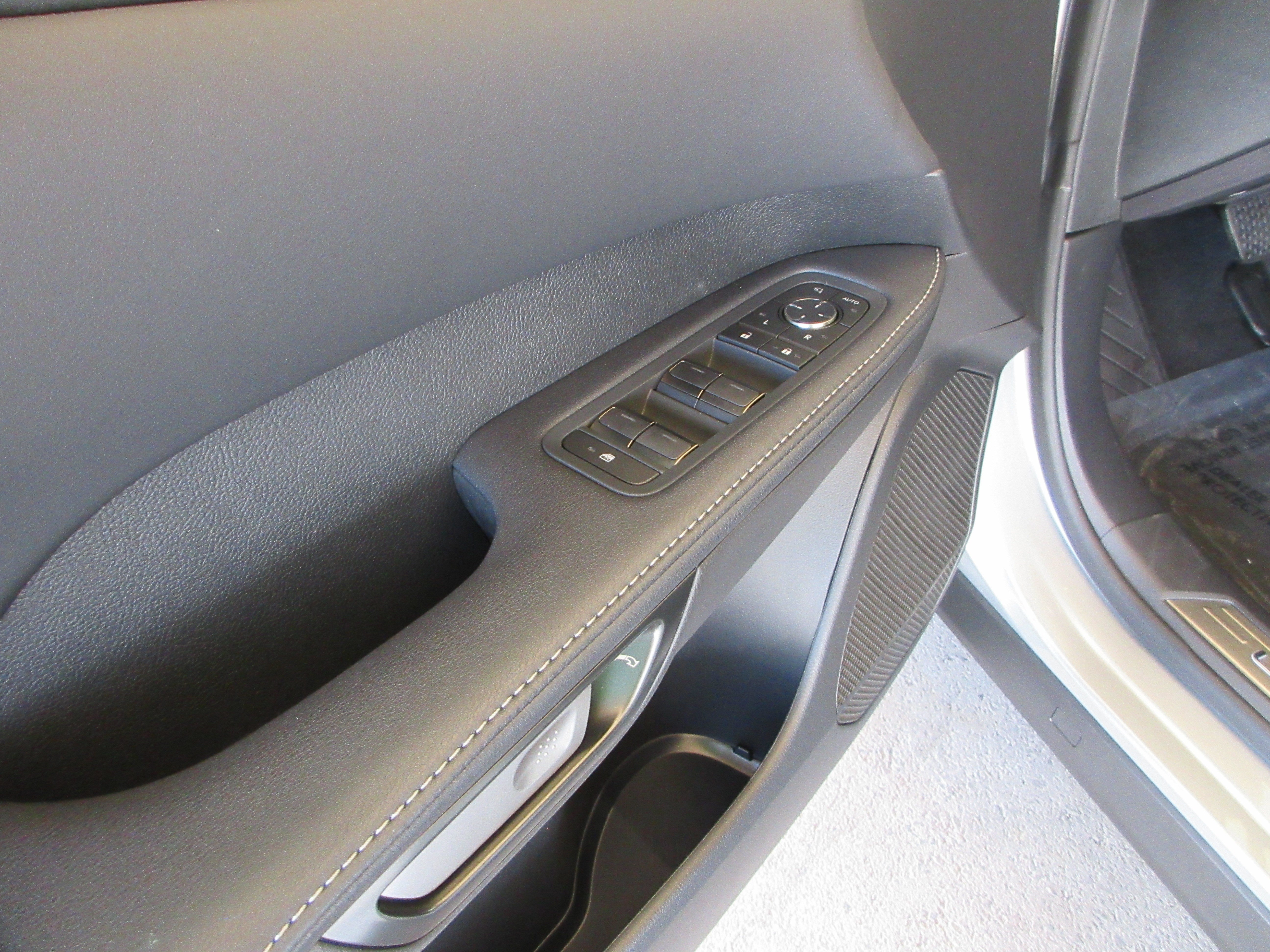 Certified Used 2025 IRIDIUM Lexus 350h Premium image 28