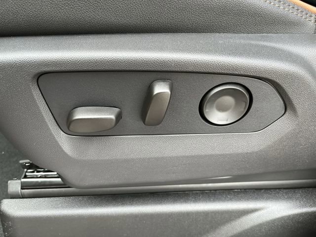 2026 GMC Yukon AT4 - Photo 15