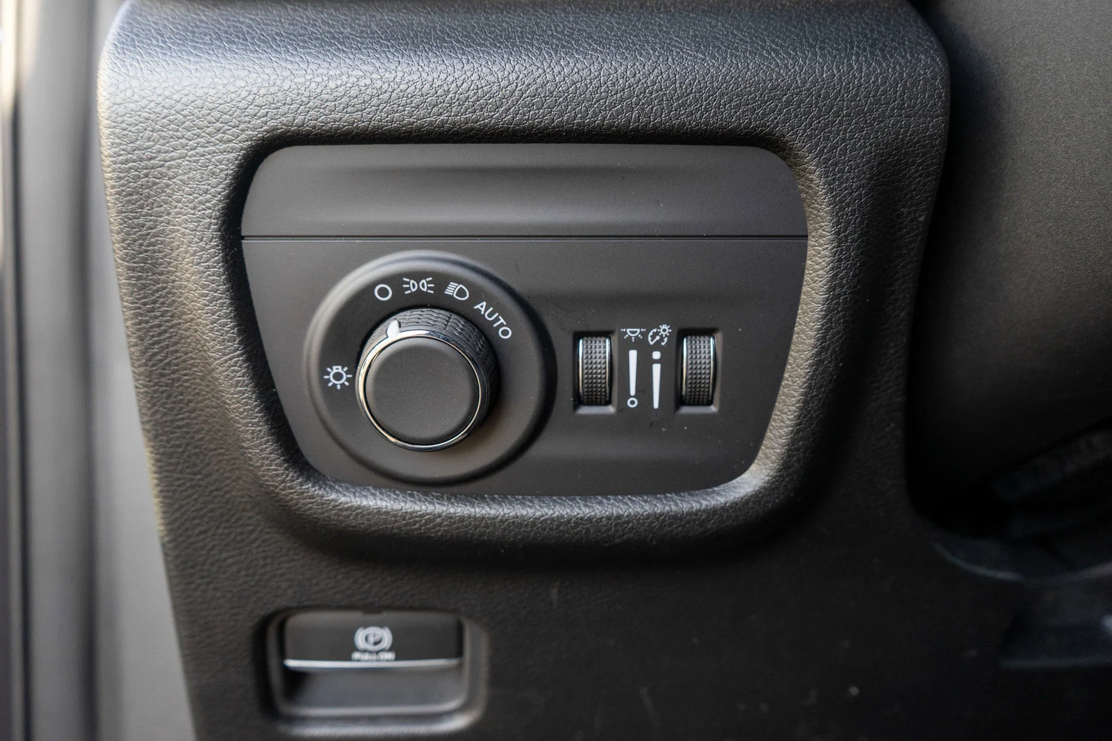 Used 2023 Baltic Gray Metallic Clearcoat Jeep Altitude X image 16