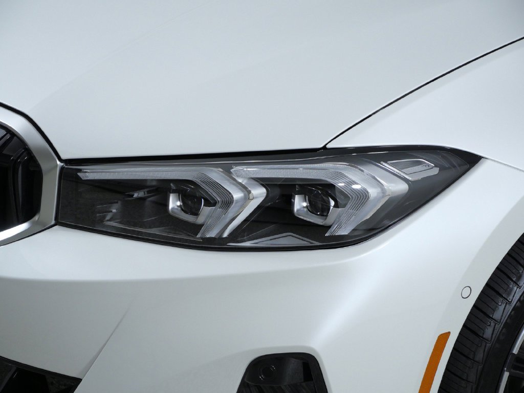 New 2026 Mineral White Metallic BMW 330i xDrive image 3