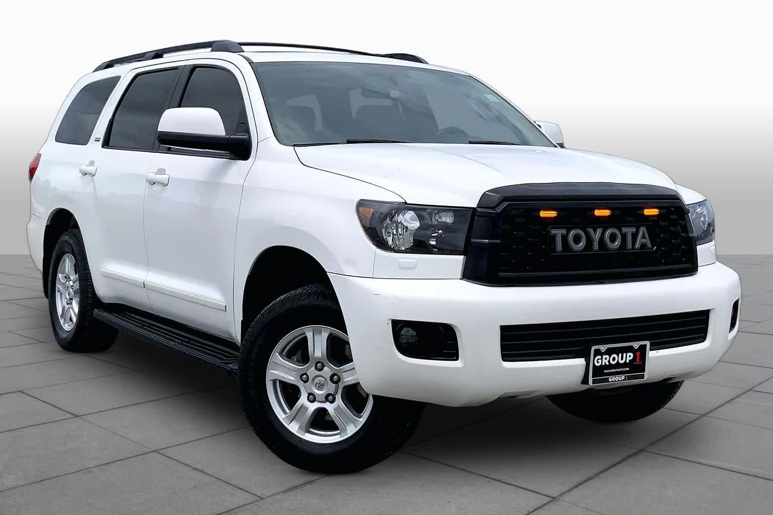 Used 2015 Super White Toyota SR5 image 3