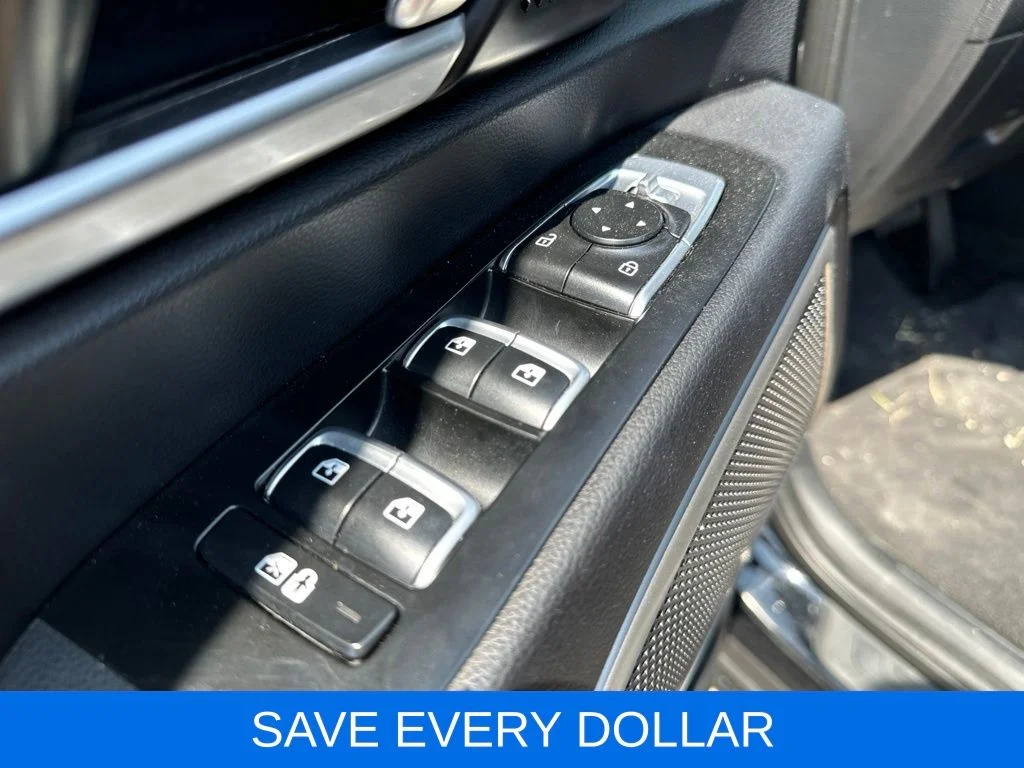 Used 2021 Black Kia S image 7