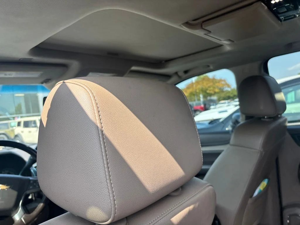 Used 2018 White Chevrolet Premier image 11