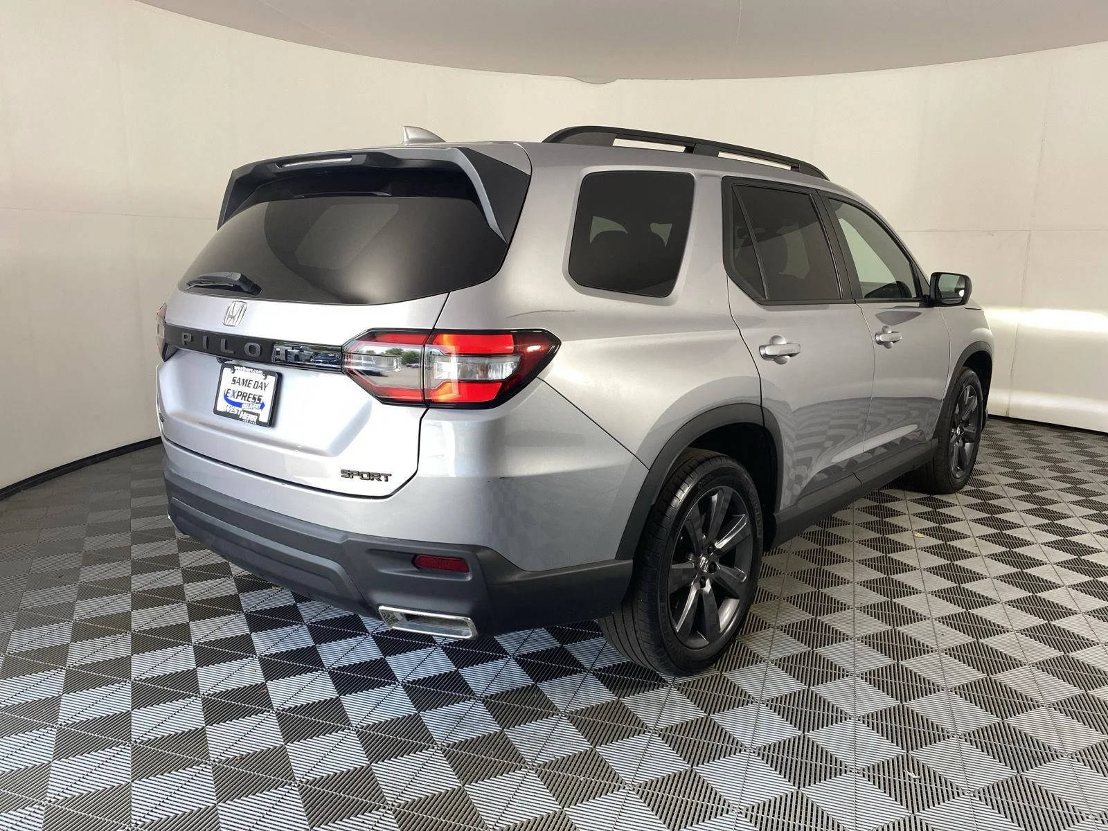 Used 2025 Lunar Silver Metallic Honda Sport image 8